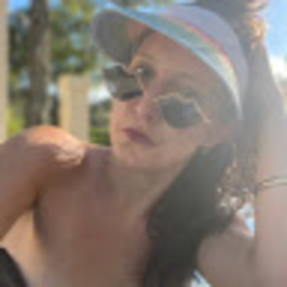 Meet your Posher, Sara - Picture 1 of 1